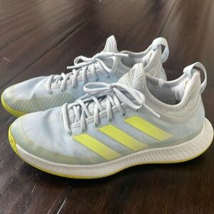 adidas bounce court shoes. 8.5